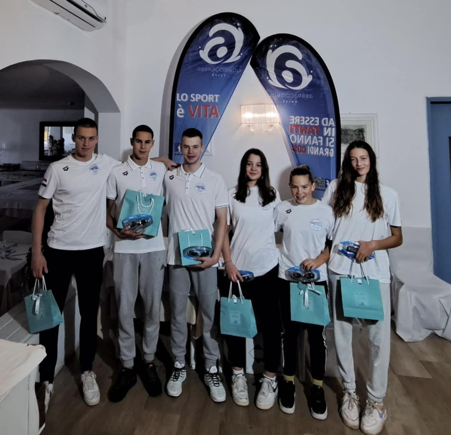 DALJINSKO PLIVANJE – Molnar prvi, Šijaković treća u Italiji