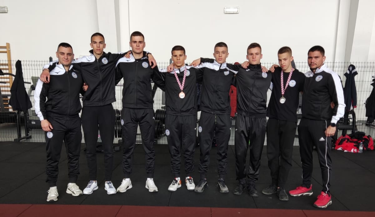 BOKSAČKI KLUB ARES Niko Dražina srebrni, Ivan Nekić brončani na PH
