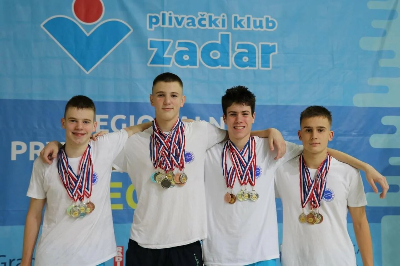 Članovi PK Jadere osvojili 12 medalja i postali štafetni regionalni prvaci!