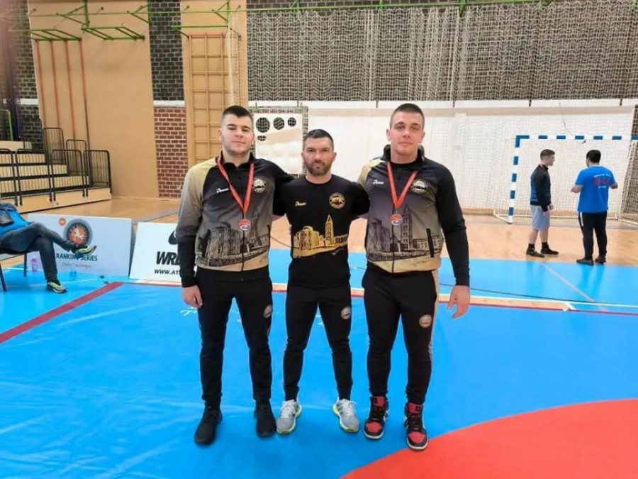 Hrvački klub Zadar osvojio 2 medalje na prvenstvu Hrvatske
