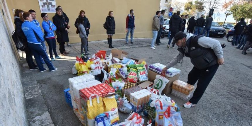 HUMANITARNA AKCIJA Zadarski sportaši za Socijalnu samoposlugu