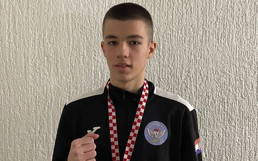 MLAĐE SENIORSKO PH U BOKSU Luka Bukvić (BK Ares) prvak Hrvatske u kategoriji do 63,5 kg