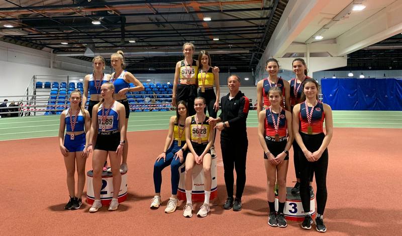 Atletika Kadetkinje AK Fortius (Pavlović, Bujan, Vrdoljak, Medved) postavile novi dvoranski rekord u štafeti 4X200 metara