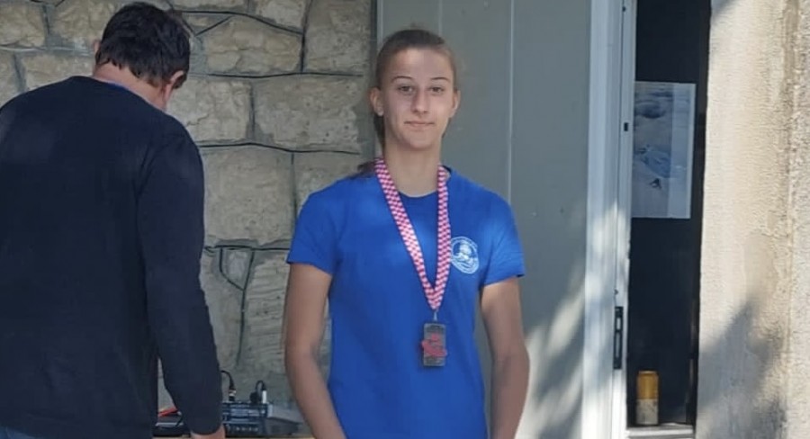 DRŽAVNA MEDALJA Lukrecija Krstičević brončana na Prvenstvu Hrvatske u planinskom trčanju